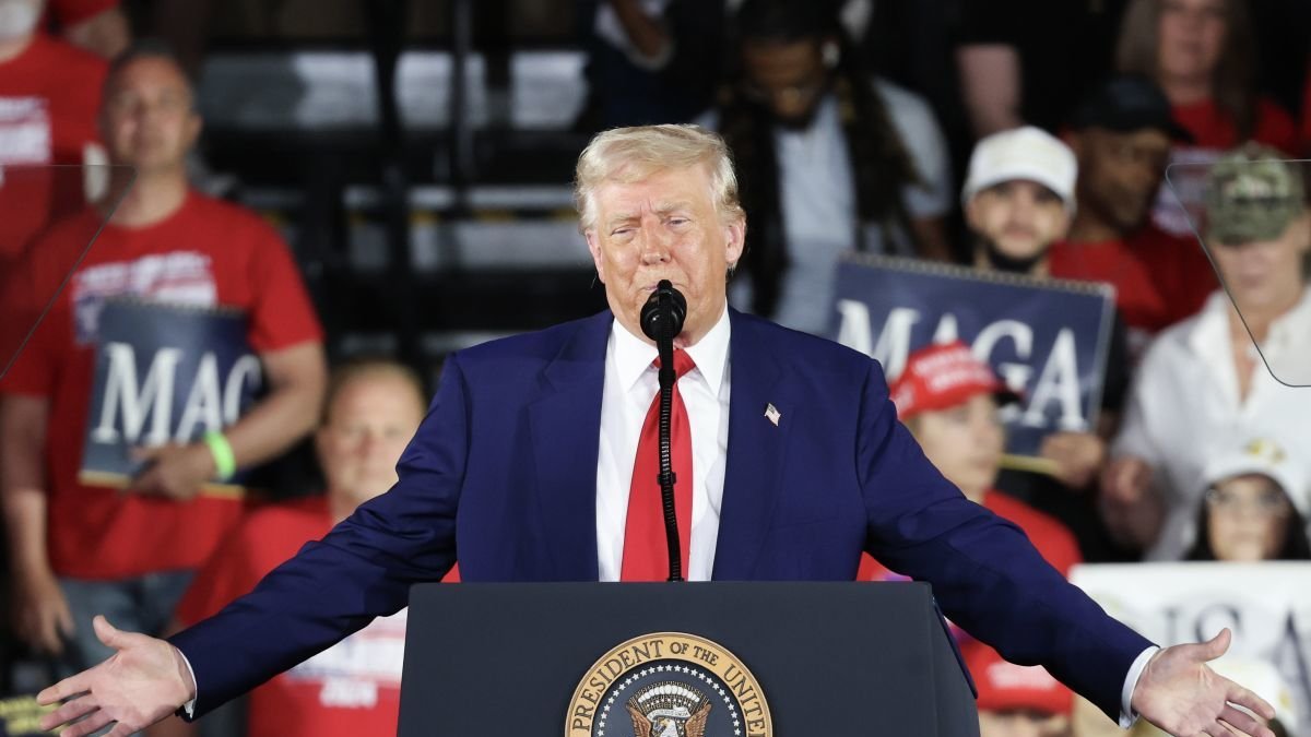 Donald Trump, ayer, en un mitin en Detroit.