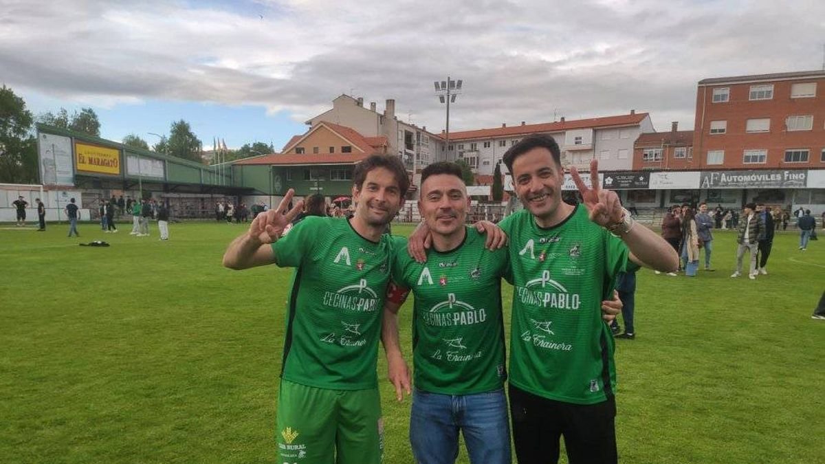 El Atlético Astorga celebró por todo lo alto el ascenso a Segunda Federación, con una afición entregada a su equipo de fútbol.