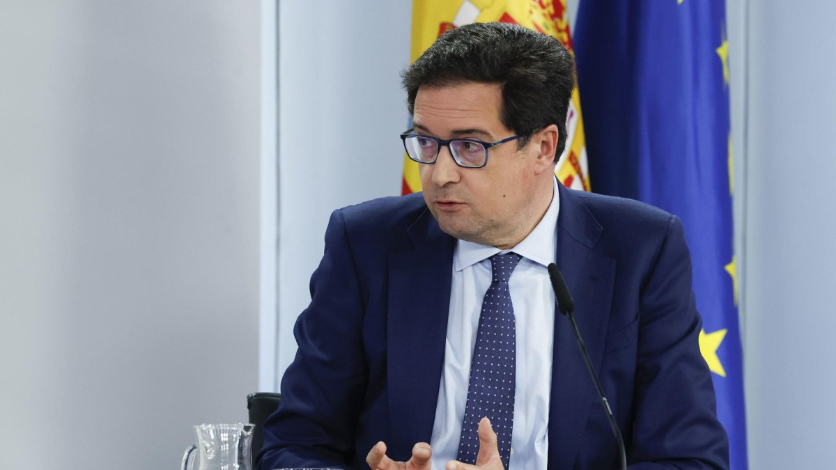 Óscar lópez dice que se cumplirá con la subida del 0,5% pendiente para los funcionarios