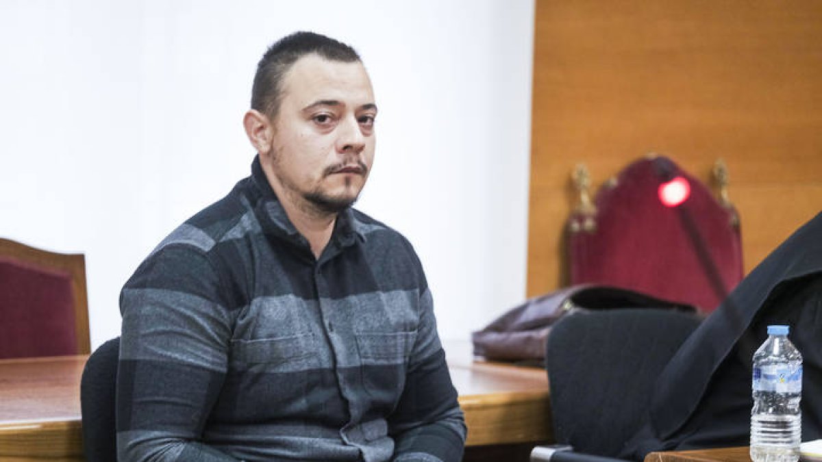 El acusado de matar de una puñalada a otro hombre en junio de 2024 en un parque de Guadalajara durante su juicio en a la Audiencia Provincial
