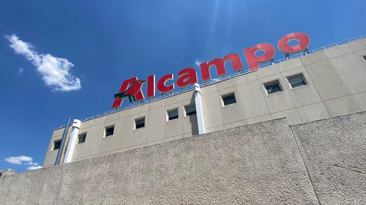 Archivo - Una tienda de Alcampo.