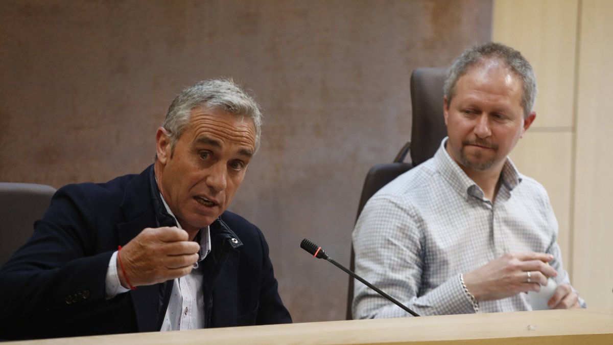 Vicente Álvarez y Jorge Pérez en el pleno