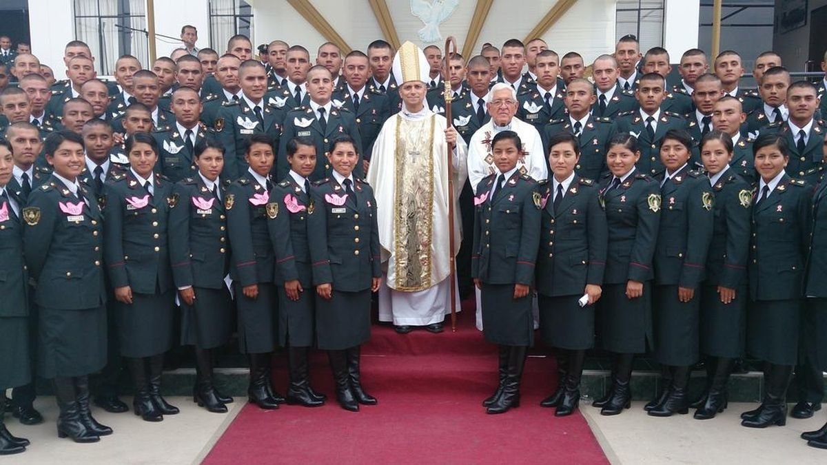 Con la Policía Nacional de Perú.