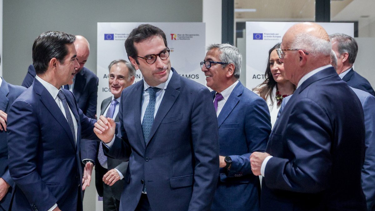 El presidente del BBVa, el ministro Carlos Cuerpo uy el presidente del SabadellRicardo Rubio