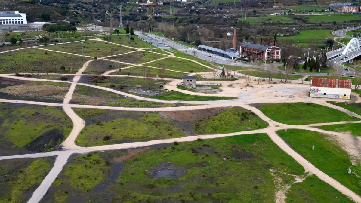 Terrenos de la antigua montaña de carbón regenerados, en una imagen del dron del programa Anillo Verde.