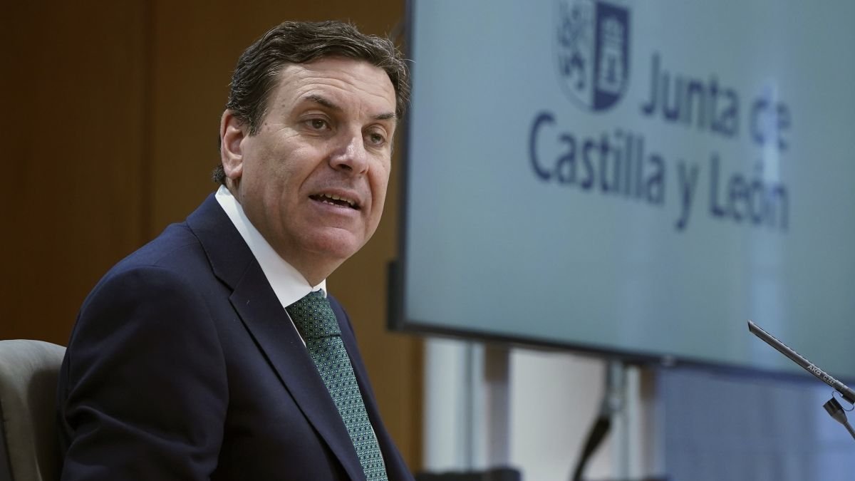 El consejero de Economía y Hacienda y portavoz, Carlos Fernández Carried.