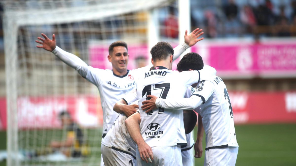 La Cultural consigue una victoria fundamental para subir a Segunda División.