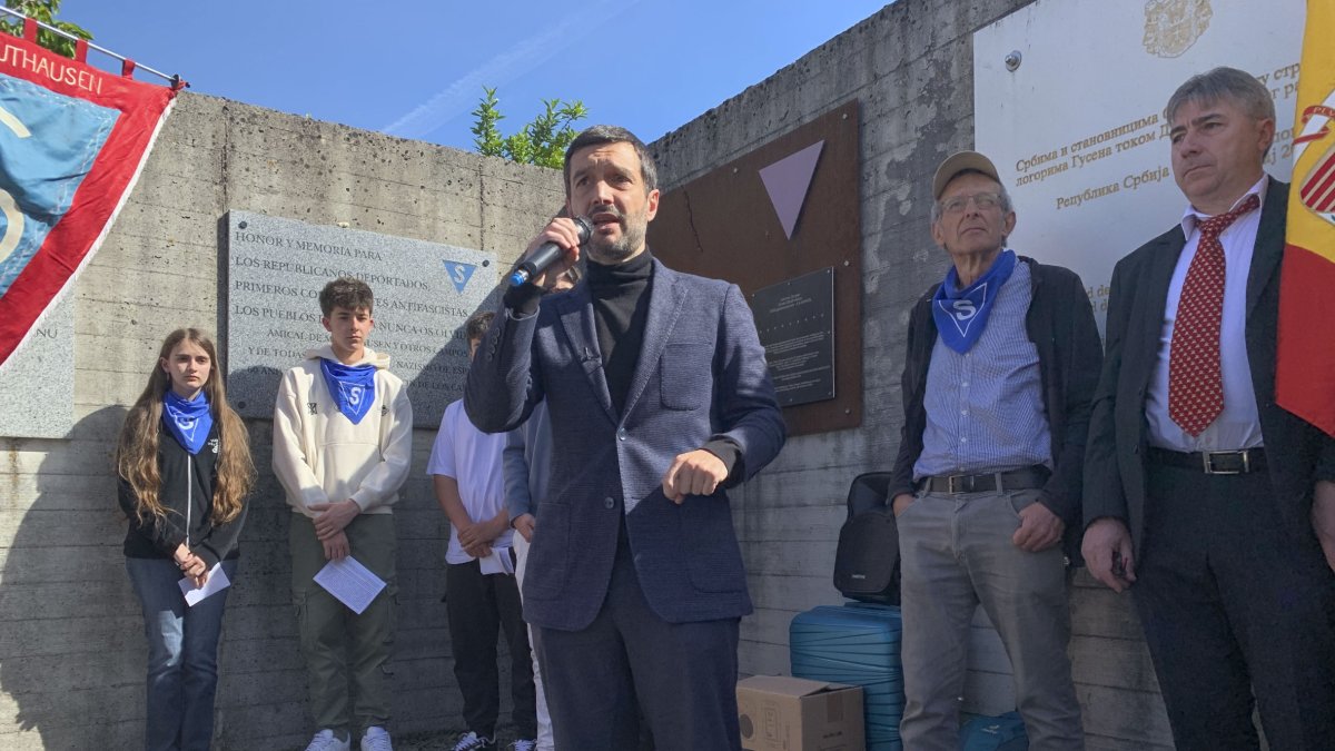 El ministro Bustinduy participó en el homenaje.