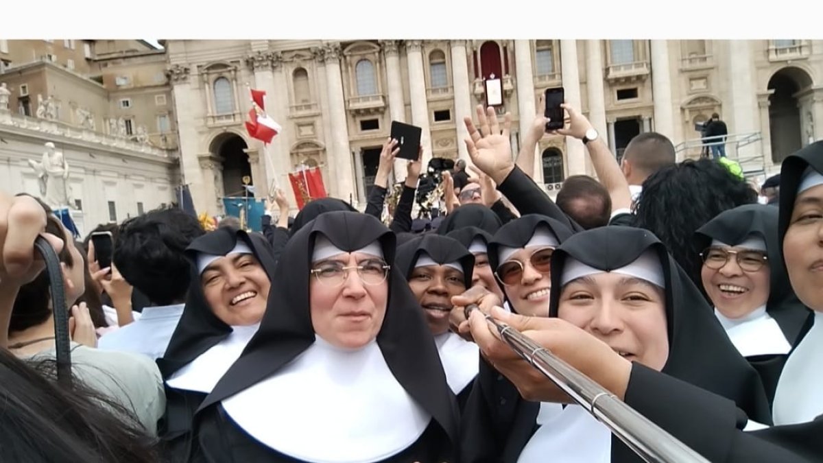 Carmen Villar, hermanita de los Ancianos Desamparados, de San Esteban de Nogales, este domingo en Roma.