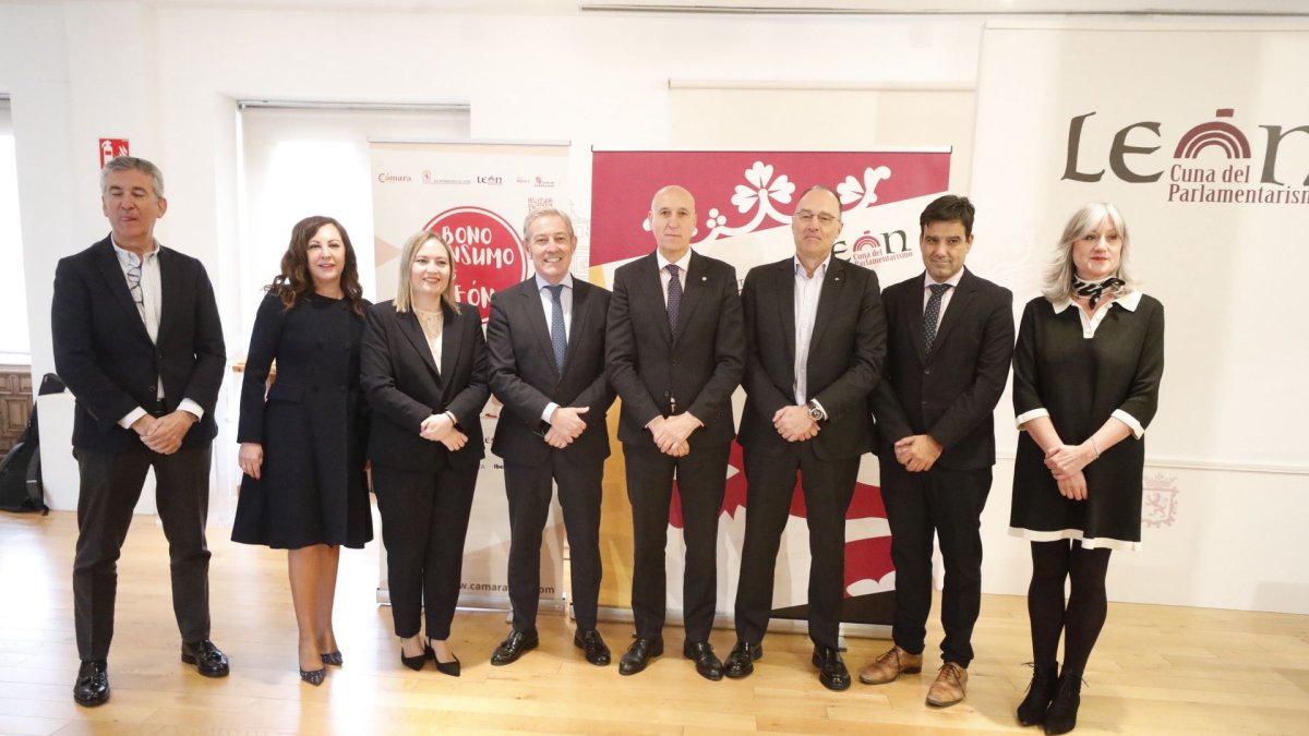 La Cámara de Comerico y el Ayuntamiento de León, presentaron este lunes la nueva campaña de bonos de de bonos al consumo, junto a Unicaja, Ibercaja, Sabadell y Abanca.