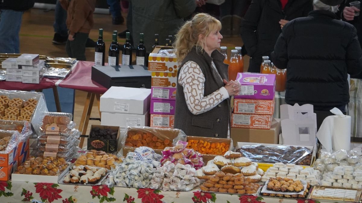 La Feria de Sariegos en pleno diciembre es un buen lugar para avituallarse para las Navidades.