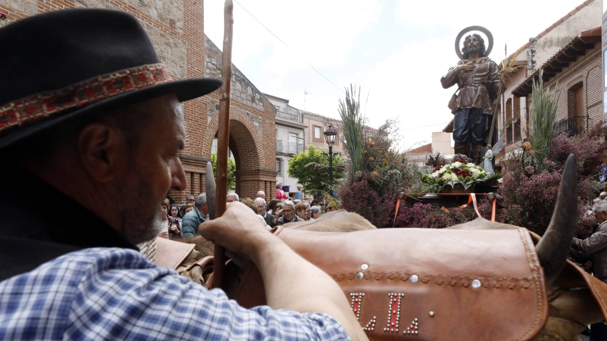 Procesión de San Isidro en Santa María del Páramo.