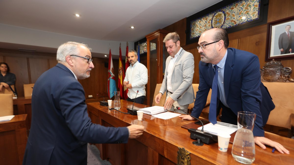 Los votos del PP, PSOE y CB logran un acuerdo "histórico" al aprobar el ...