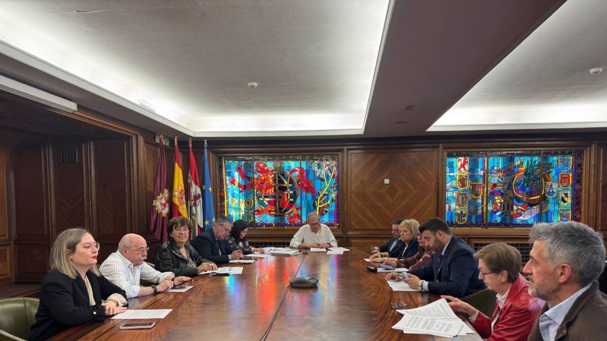 La Junta de Gobierno, en un momento de su desarrollo.
