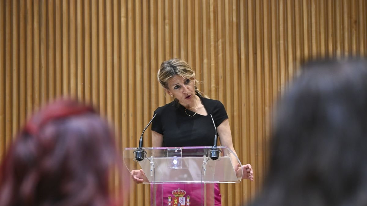 Yolanda Díaz interviene en una jornada parlamentaria en el Congreso.
