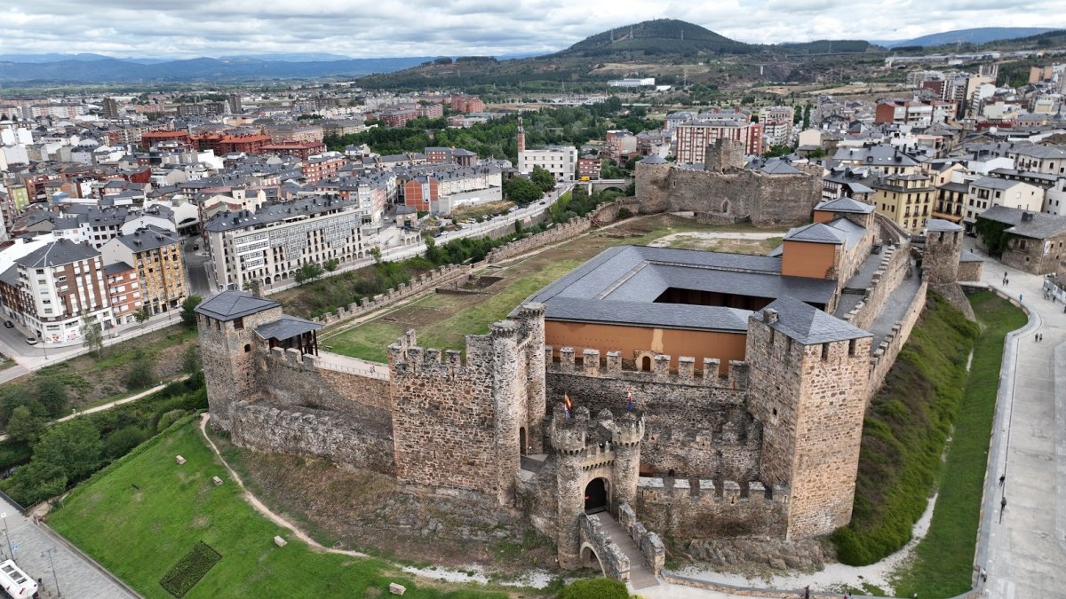 El castillo de ponferrada albergará la presentación de la copa de campeones de honor juvenil