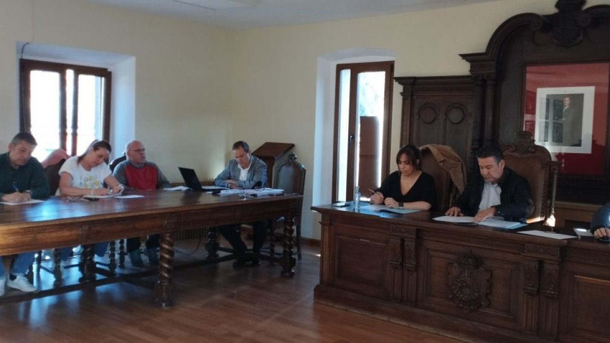 Upl y pp aprueban en cisterna el presupuesto para este año de 3,5 millones de euros