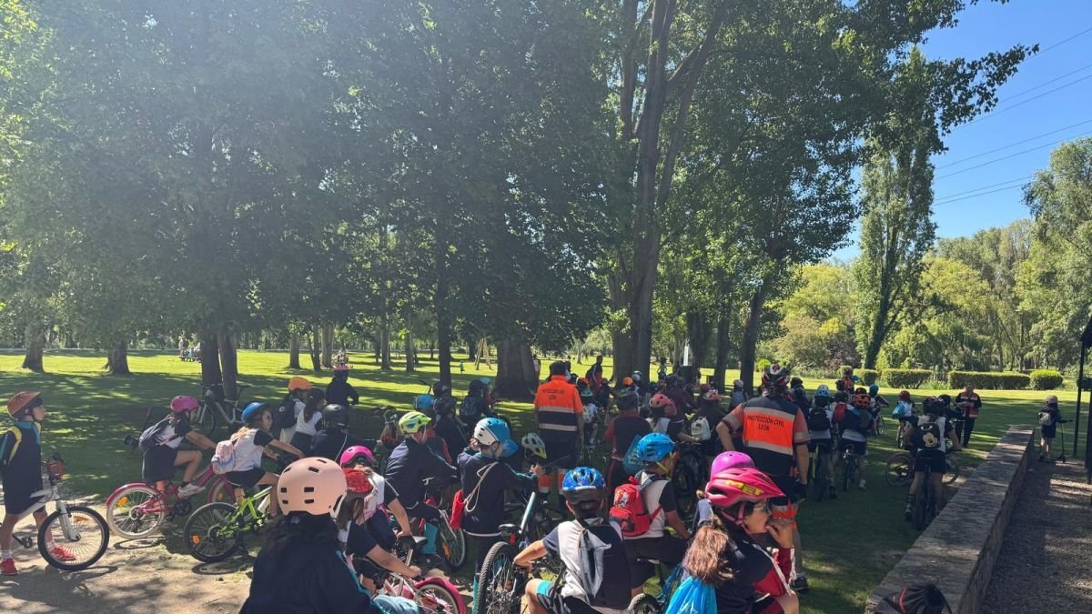 La llegada a La Candamia de la marcha cicloturista.