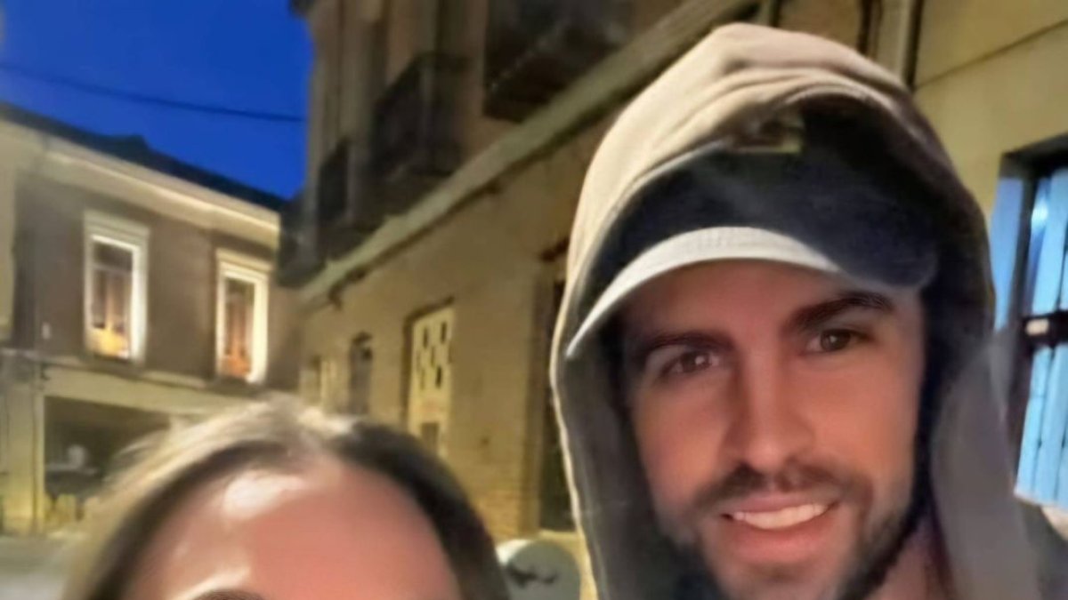 Gerard Piqué, junto a una admiradora leonesa del Barça.