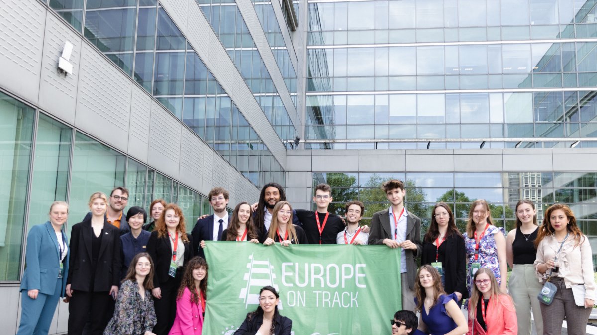 Programa europeo 'Europe on track' centrado en la interseccionalidad.