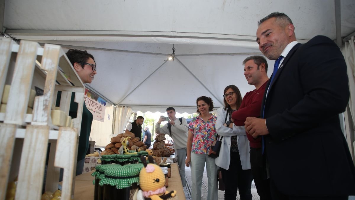 Ivan Alonso y David Pacios, en el Mercado de Primavera, en primer término.