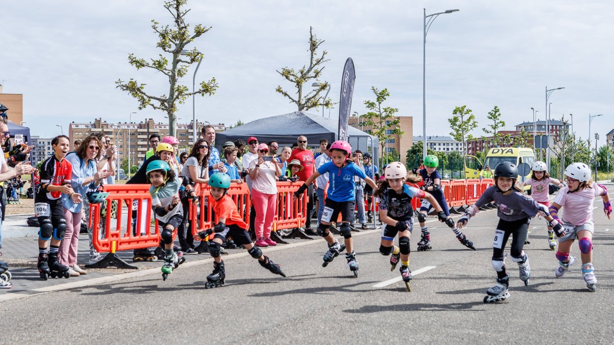 Más de 70 personas en la carrera solidaria Patinando por Angola