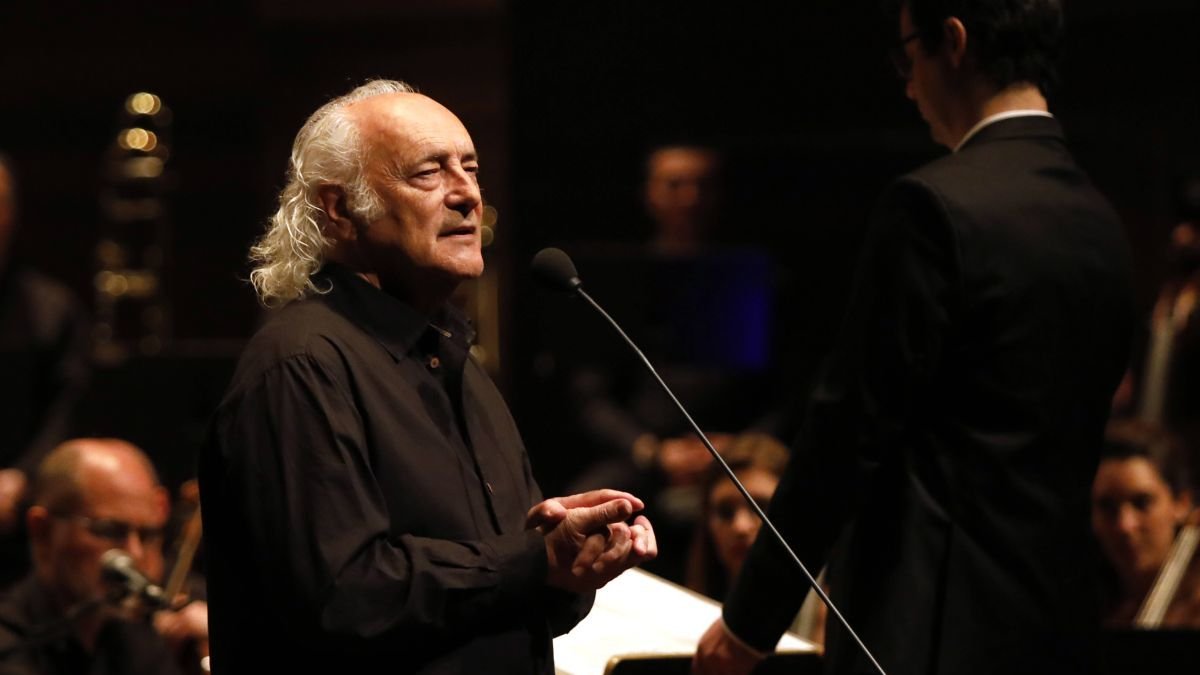 Amancio Prada en un concierto en León.