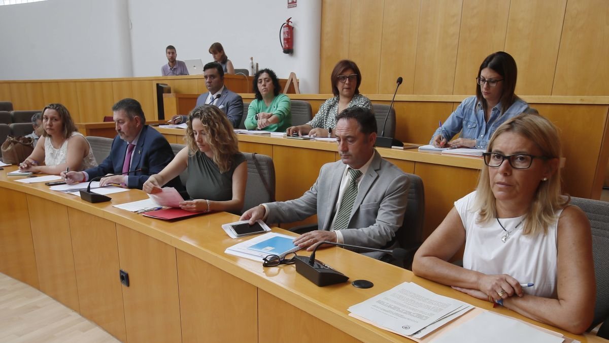 La oposición 'asediará' a upl con 129 preguntas en el pleno de san andrés