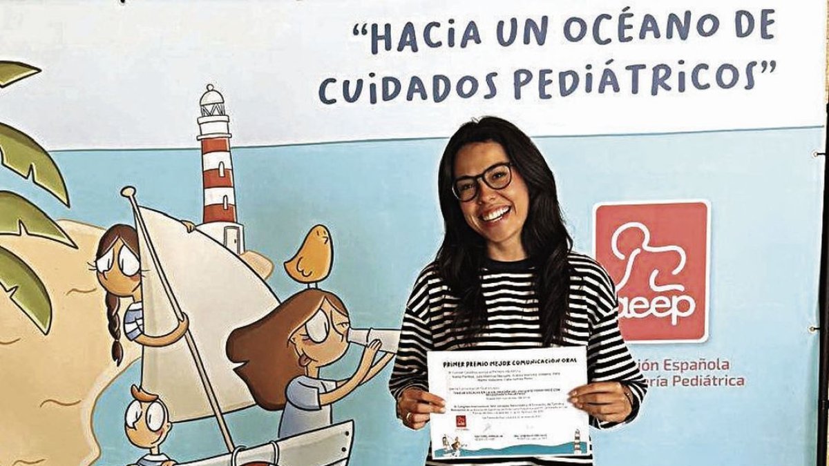 Premio para la enfermera pediátrica del caule noelia purriños