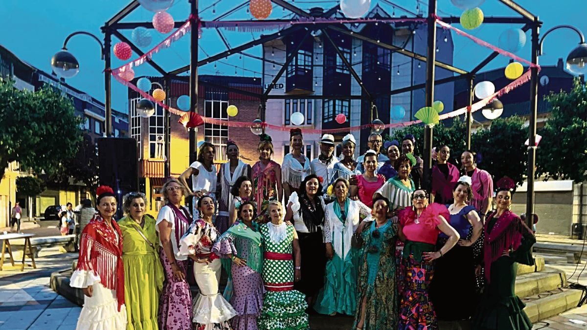 La bañeza se rinde al arte andaluz con la primera feria de sevillanas