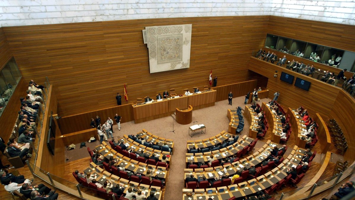 Las cortes blindan el instituto de medicina legal de ponferrada frente a posibles traslados