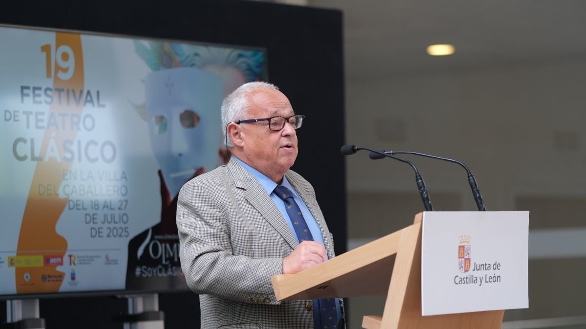 Gonzalo Santonja presentó la programación.