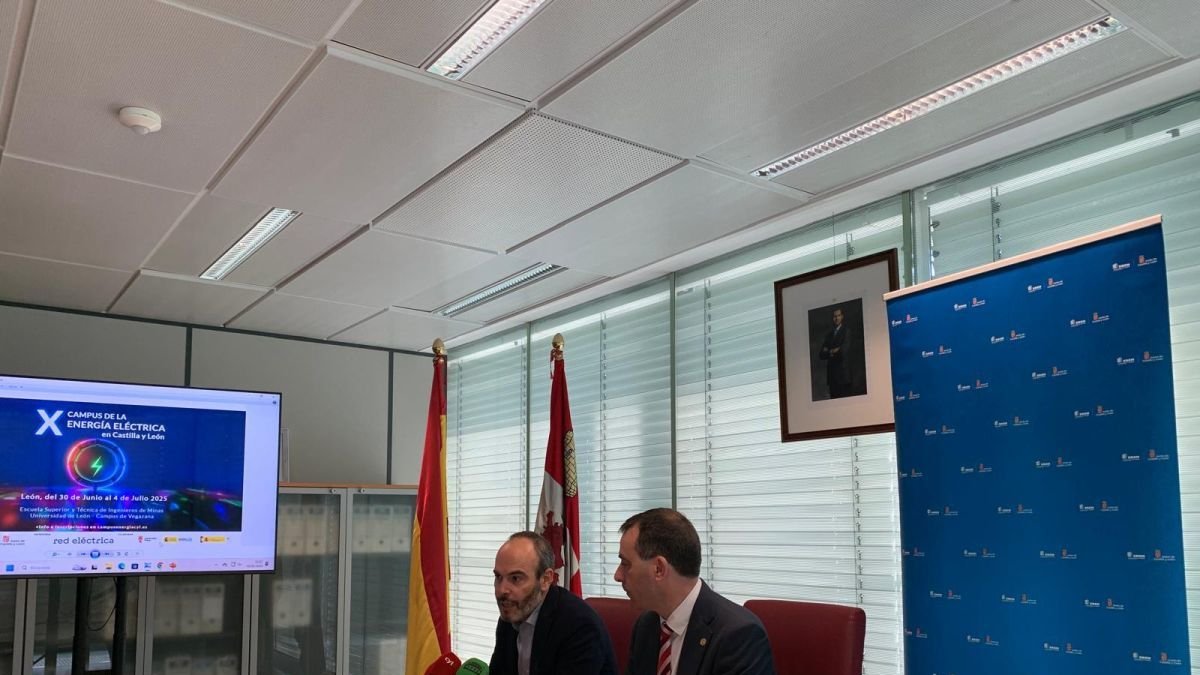Alfonso Arroyo y Ramón Ángel Fernández, durante la presentación del campus.