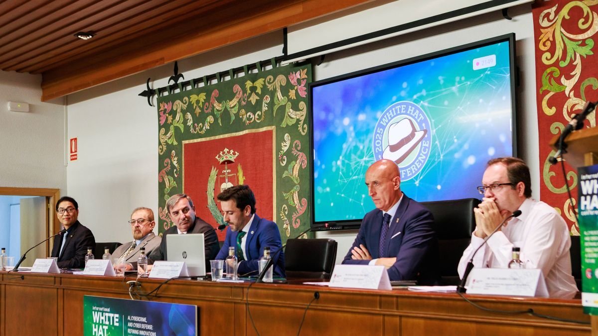Un momento de la inauguración del encuentro en la Facultad de Derecho.