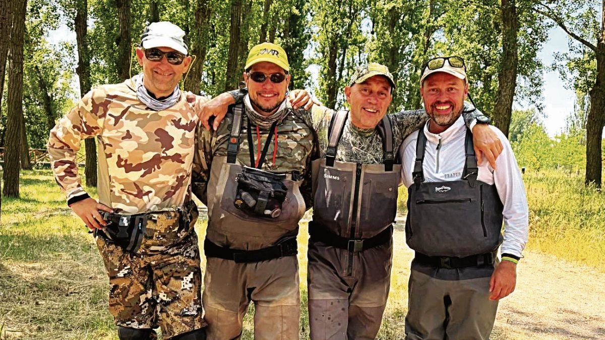 Pescadores a Mosca con Juan Carlos Castro, Luis Alfonso Gozález, Aitor Fernández y Carlos González.