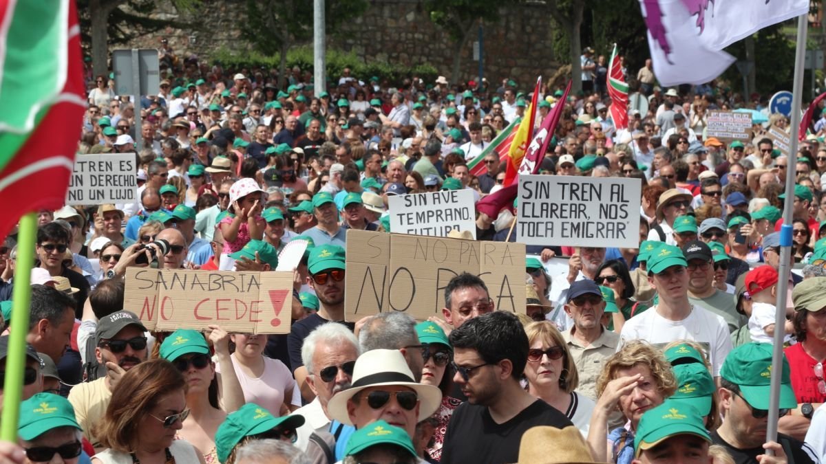 Manifestación por las paradas del AVE.