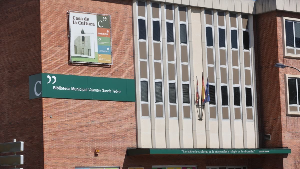 Fachada de la Biblioteca de Ponferrada.
