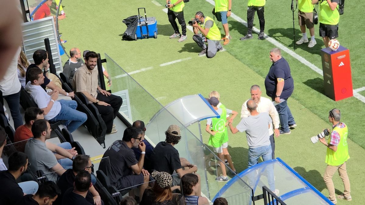 Piqué, en los prolegómenos del partido en Encamp.