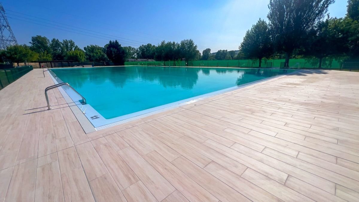 Aspecto de las renovadas piscinas de verano.