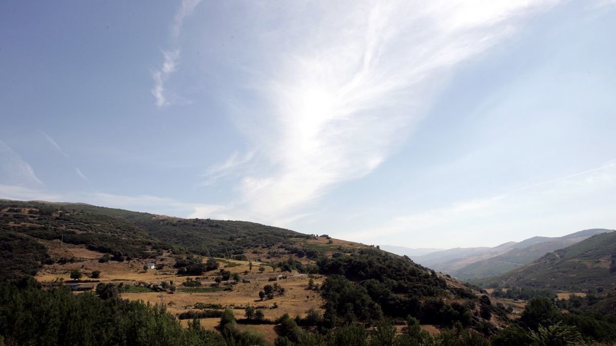 Paisaje de La Cabrera desde Encinedo.