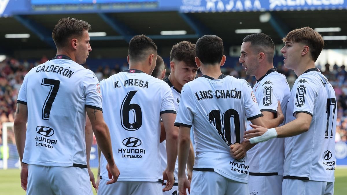 Limpia casi total en la plantilla de la Cultural para acometer un curso vital para asentar al equipo en Segunda División.