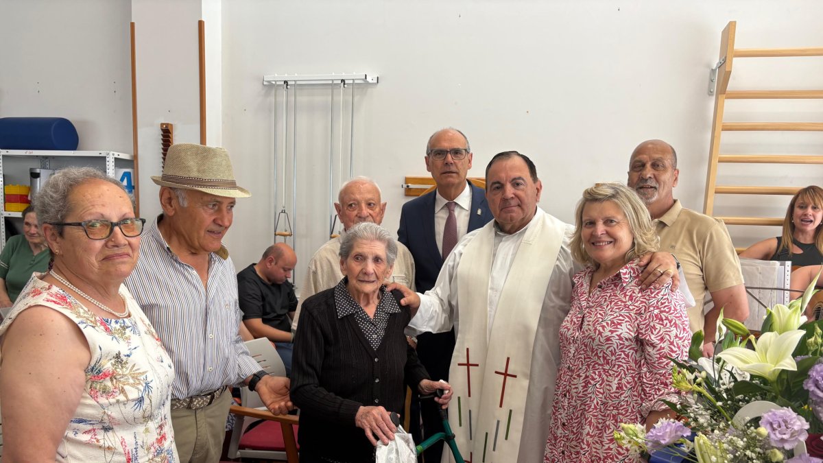 Homenaje a Manuela Vega García
