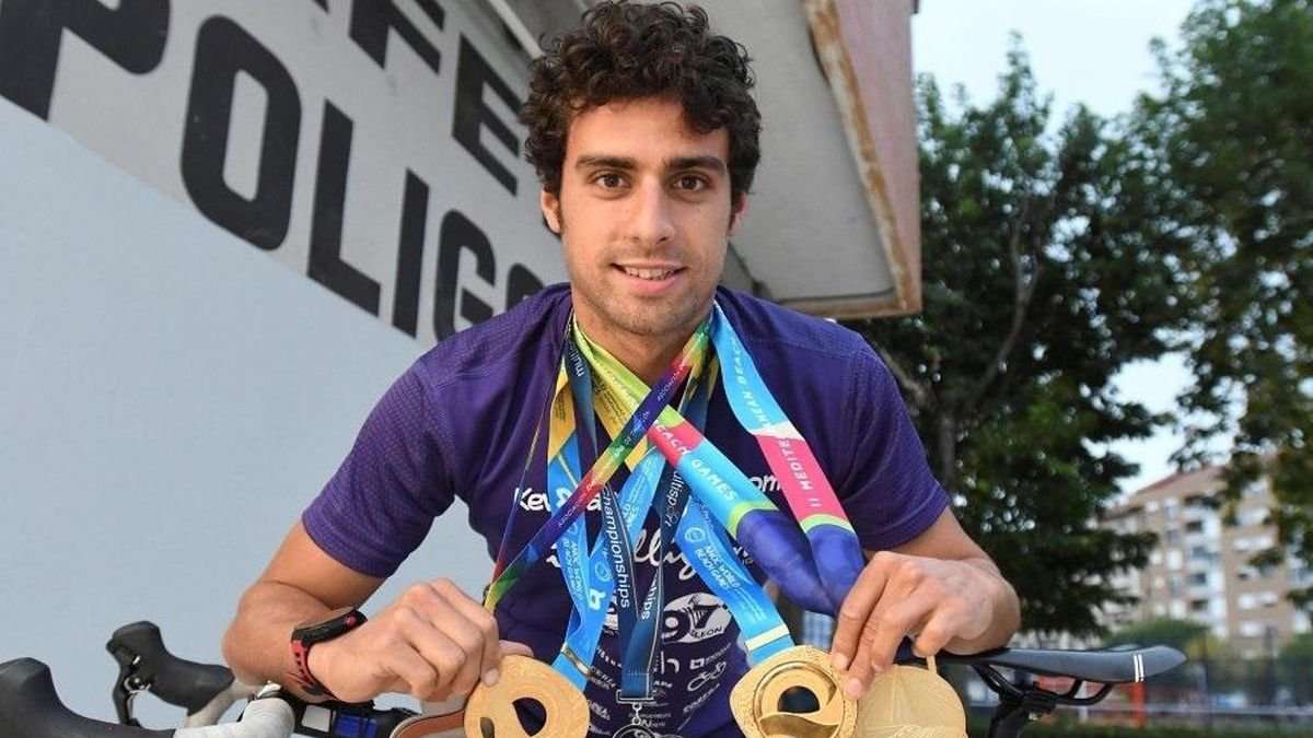 El leonés Kevin Viñuela compite en el Mundial de Acuatlón.