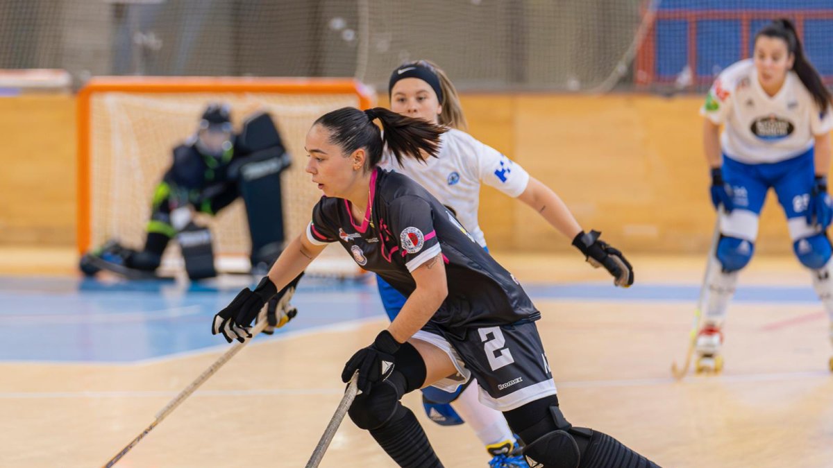 Laura Porta y Gisela Vicente renuevan con el Bembibre Hockey.
