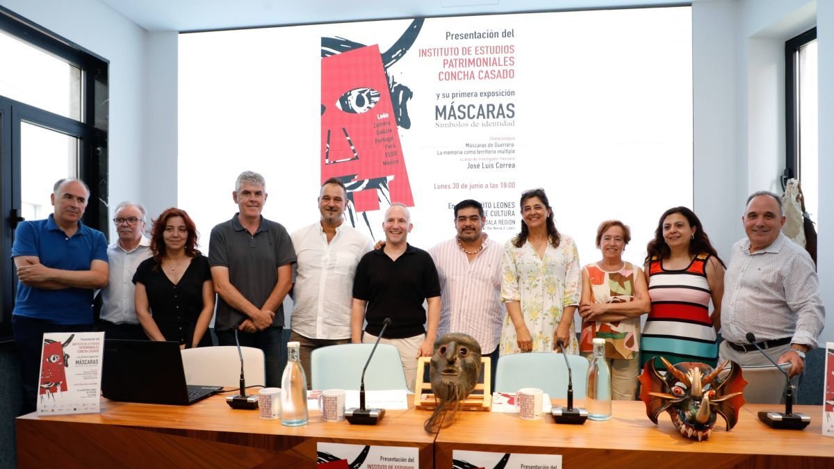 Presentación, con máscaras, del nuevo Instituto.