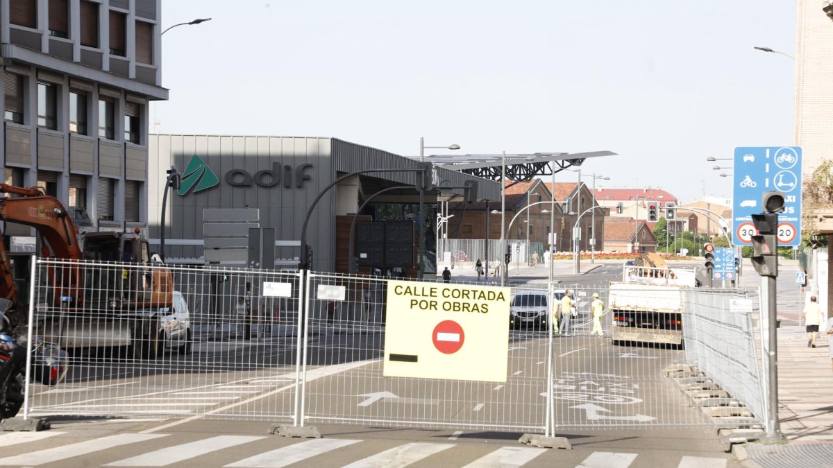 La obra del colector abre 5 meses de cortes en el entorno del puente de los Leones