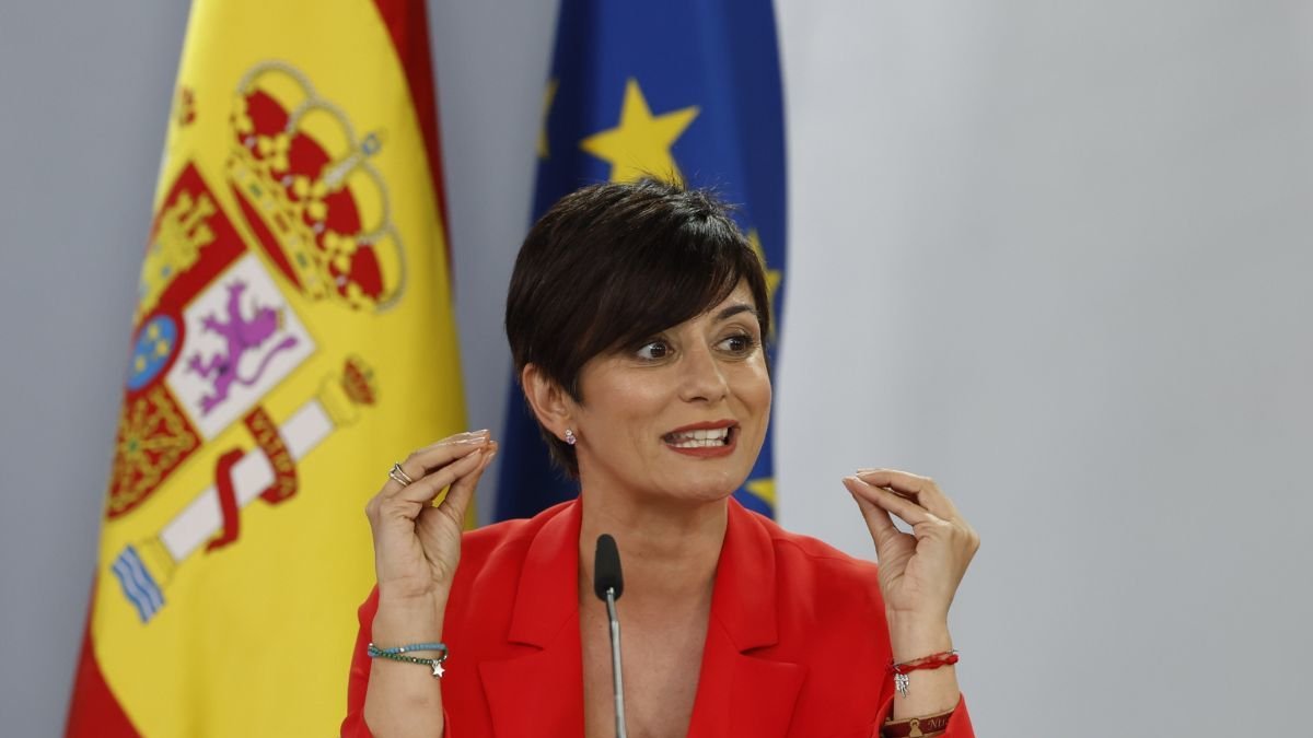 La ministra de Vivienda, Isabel Rodríguez durante la rueda de prensa.