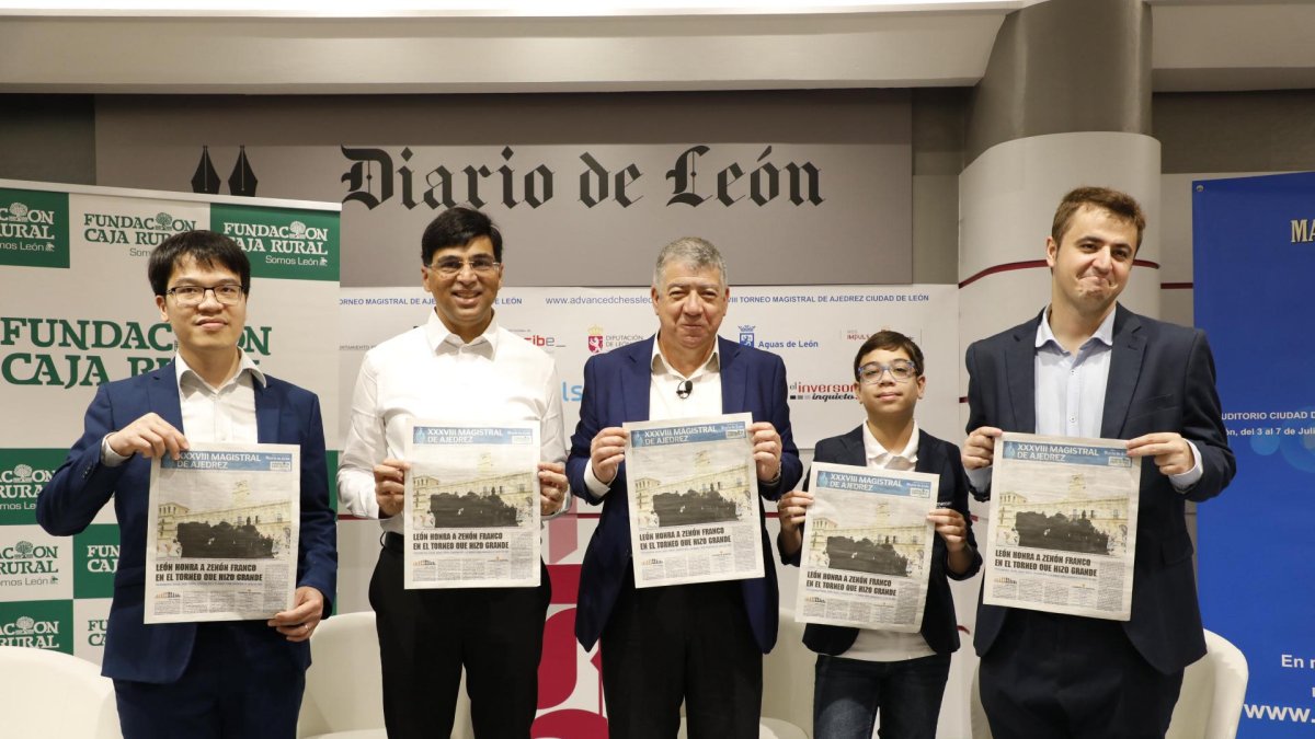 El Magistral de Ajedrez celebró el sorteo de colores esta mañana en el Club de Prensa de Diario de León.