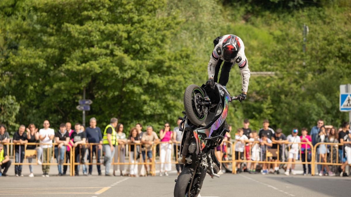Carlos Cuadrado con sus acrobacias y piruetas será protagonista la tarde de este sábado.