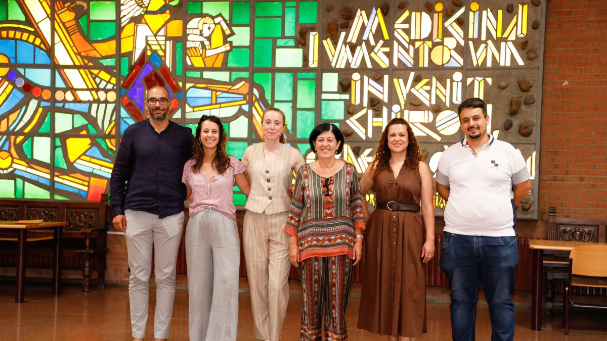 Raúl Marcos Alonso, África Sanchiz, María Isabel San Martín, Covadonga Palencia, Rebeca Martínez y Alejandro Chamizo, integrantes del proyecto.